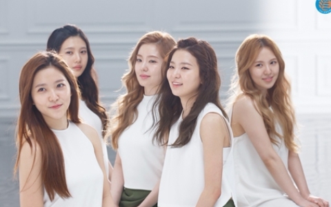 曾被網友惡毒批評「不管理身材」 Red Velvet 成員現在瘦到大腿能夾一本書啊QQ