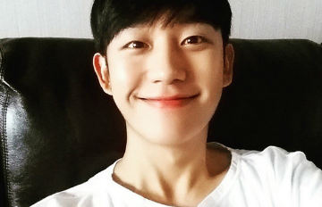 你還記得《鬼怪》裡的學長嗎?暖男演員丁海寅女裝連CN容和也看呆? 柔美到讓網友大喊「不合理啊!」