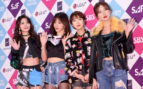 原本覺得能去觀看年末舞台就很開心的EXID,但現在卻參加了所有的年末舞台,到底是什麼原因起了這麼大的變化??