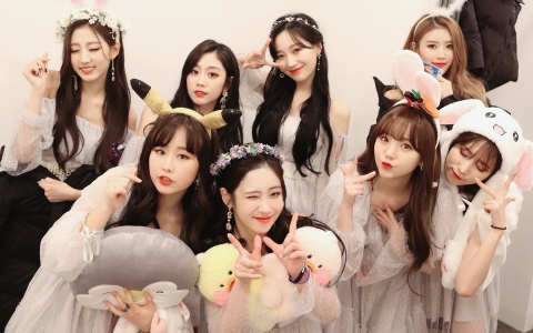 也太變態了吧!Lovelyz簽名會現場傳出有男粉絲「性騷擾」...連一旁成員都瞬間變臉!