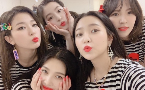 神曲都有LA!超洗腦「LA LA LA 女王」是她們!妳知道「LA LA LA LA」出自於哪首歌嗎?