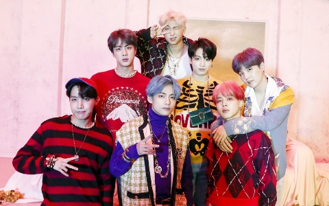 韓網熱議「為了打敗BTS而誕生的男團」...團名、風格根本跟BTS一模一樣!