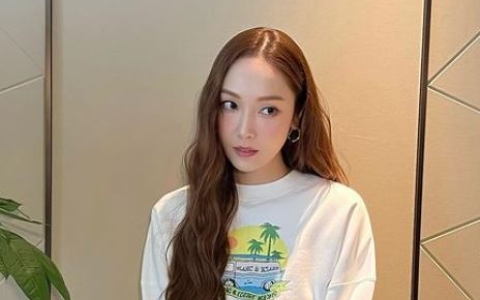 Jessica赴中參加節目近況公開!與權寧一前女友同框的樣子被捕捉!