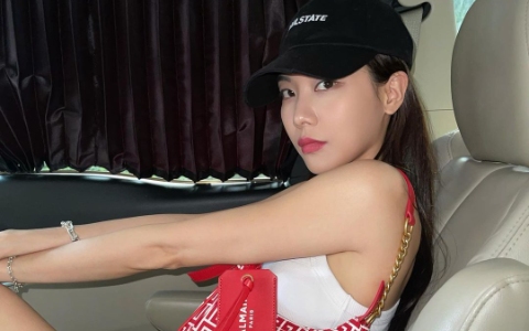 曾經與秀智一起進行組合活動的中國藉成員⋯⋯Miss A王霏霏的近況爆光!