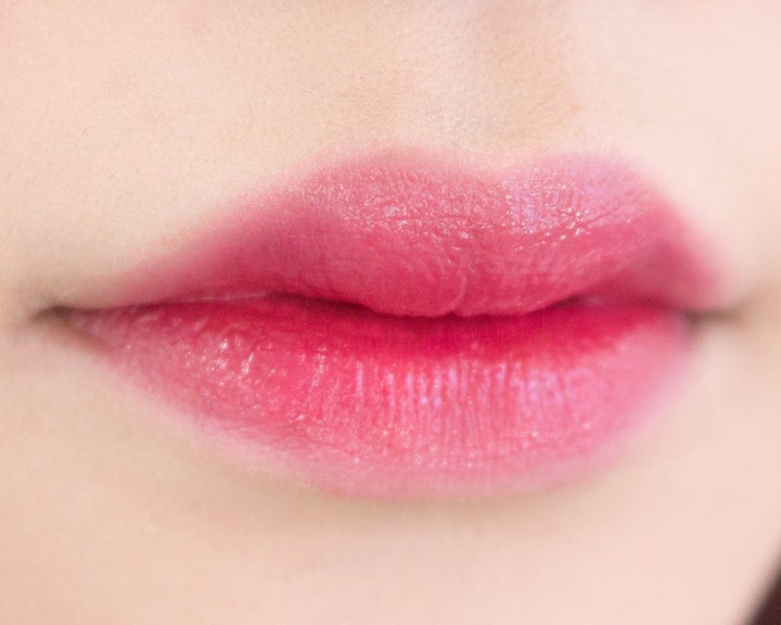 # BEYOND / Aqua Tinted Rouge #3 Fuchsia Pink
雖然持久力沒有那麼理想,但擦在嘴脣上的顏色是非常自然的粉色,很漂亮~
持久力:第9名
保濕力:第4名