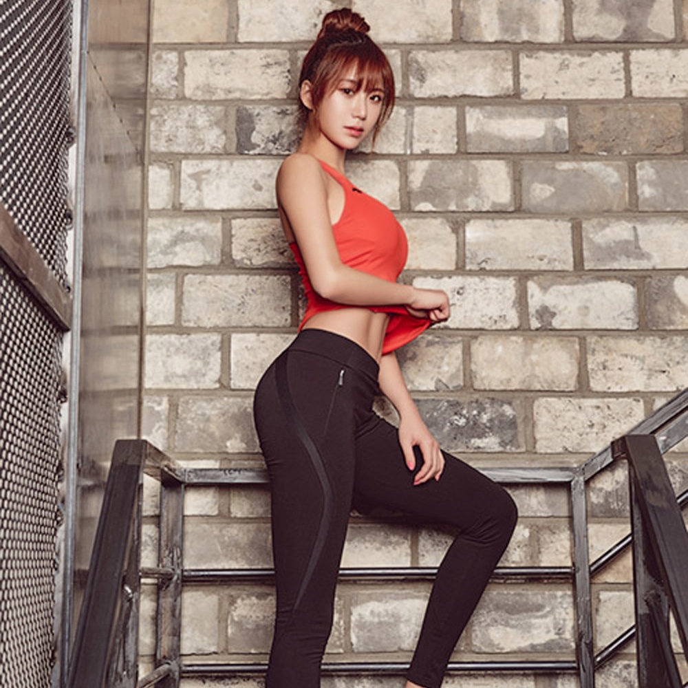 #2 增加心肺運動量
想要燃燒全身的卡路里,比起穩定的運動如瑜珈,不如多一點間歇性運動!專家建議最棒的瘦身法,就是每週5次約60分鐘的運動量,才能真正看到明顯的落差!而間歇性運動的好處就是在運動後為了復原體力,因此體內會自動多消耗200卡的熱量喔!