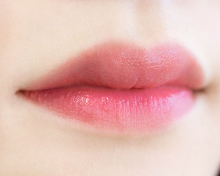 # Etude House / 鮮嫩櫻桃冰淇淋唇彩 #OR201 Peach
非~~常非常淡的顏色,而且叛亂熊被官網上的試色照騙了...他根本就不是珊瑚色啊...(`д´)
持久力:第5名
黏稠度:第10名