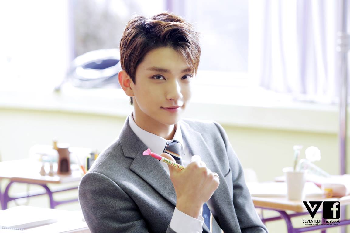 ♡ 隱藏版門面 5 號 :: SEVENTEEN JOSHUA
雖然 13 個人都很有自己的特色,但今天小編要推薦的男孩就是 JOSHUA,在舞台上很魅力的他,五官也超級立體的。