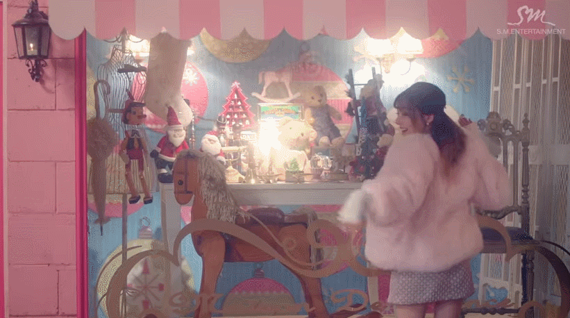 image來源_youtube | TaeTiSeo "Dear Santa"