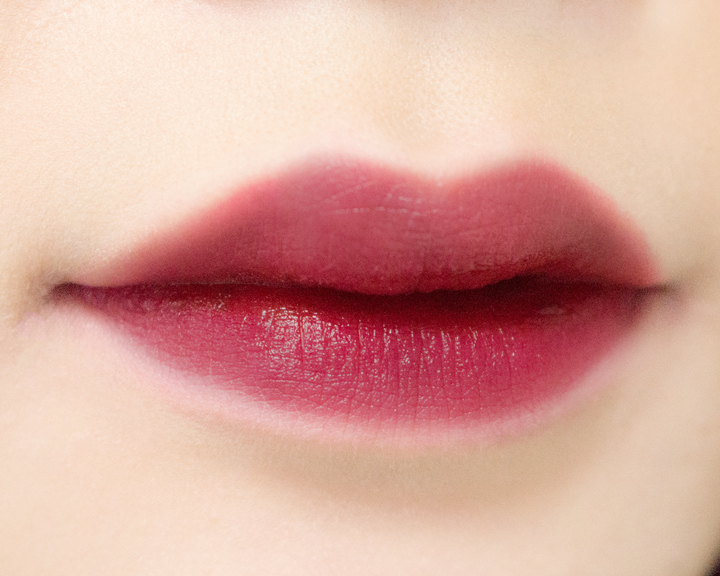 # Tony Moly / Liptone Get It Tint #6 Dark Night
擦起來就是漂亮的酒紅色,但又不至於太飽合,看起來顯白又自然
持久力:第4名
黏稠度:第8名