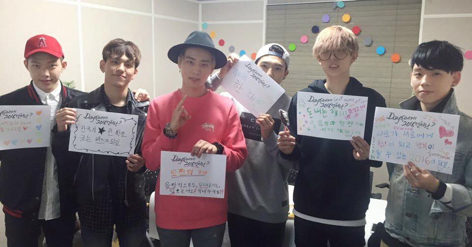 Day6-Five live
雖然是JYP旗下團體,但可是個貨真價實的樂團!叫Five live可能是與當初預計出道的成員數有關,後來再加一人才叫Day6的吧!但眼看就要出片了,卻有成員離團…現在真的只剩five live了啦QQ