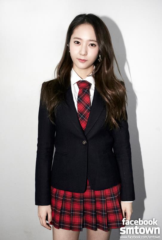 #3.f(x)-Krystal ( 1,848票)
和恩地的票數僅有1票之差的是 f(x) 的冰山美人水晶。雖然表情總是酷酷的,但是了解 f(x) 的人都知道這Krystal只是怕生啦!屬於越了解她越覺得她有魅力的那種酷女生,也是韓國girl crush 的代表之一喔!