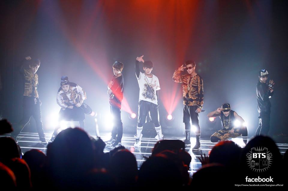 ♫ TOP 2 :: 防彈少年團〈No More Dream〉
收錄在防彈少年團的出道單曲《2 COOL 4 SKOOL》中,不管是曲風還是 MV 都展現出 BTS 特有的強烈風格。