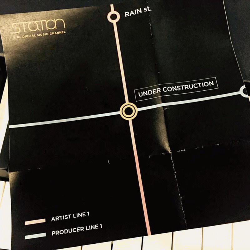 也有不少網友表示,「還以為是在模仿 SM 娛樂的 SM STATION。」、「雖然這樣說有點不公平,但看起來真的很像『社內版』的 SM STATION。」