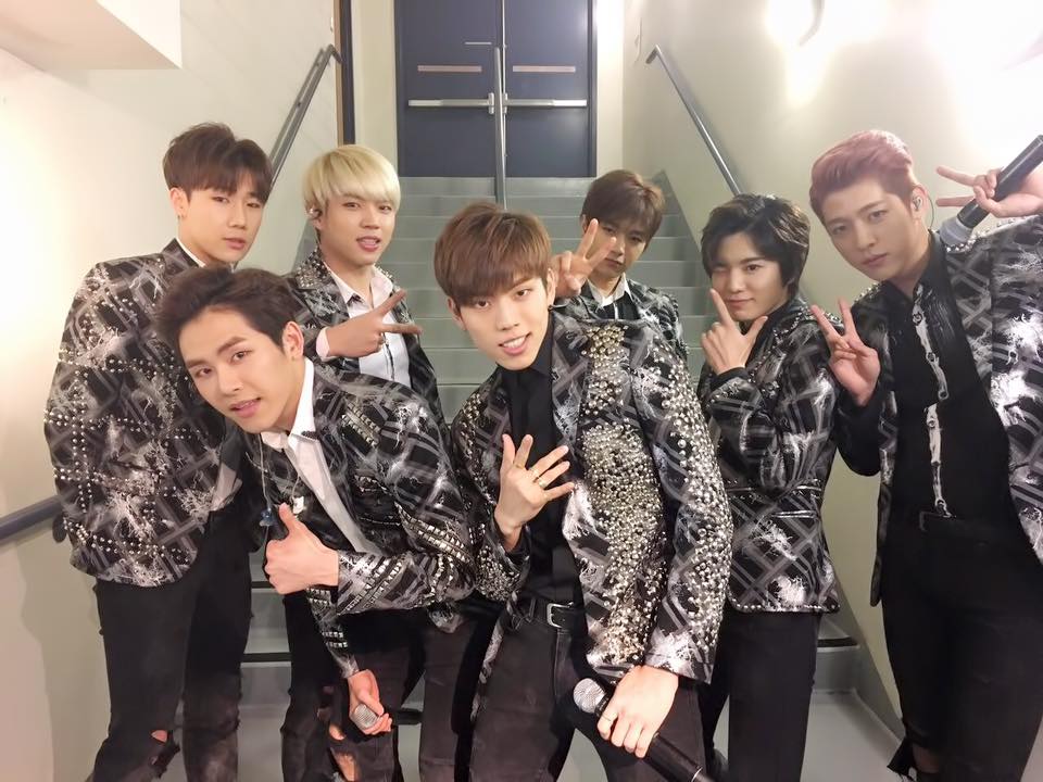 ◆ INFINITE :: 13 個月
「群刀舞偶像」 INFINITE 是 Woollim娛樂推出的偶像男團,從剛開始默默的活動,一直到現在爆棚的人氣,一步一腳印地耕耘,也讓歌迷有更大的感觸。