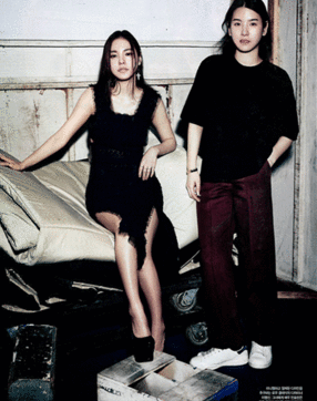 它就是Low Classic,2009年由三個服裝設計專業的女生畢業後創立。其設計款式時尚簡約,設計師喜歡以黑白雙色為基礎,結合當下時髦元素,打造出一個在美式文化熏陶下的時髦女孩形象。