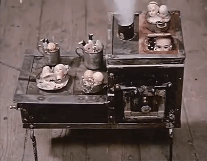 這支影片是捷克藝術家Jan Svankmajer(楊·斯凡克梅耶)在1971年完成的作品-Jabberwocky(荒唐童話),在當時沒有數位技術處理的年代,整支影片的構圖、動作、剪輯及聲音都有著超高水準,反應了國家和整個中歐的歷史性經歷。
※Jan Svankmajer製作的動畫及電影,主題以超現實主義為主。