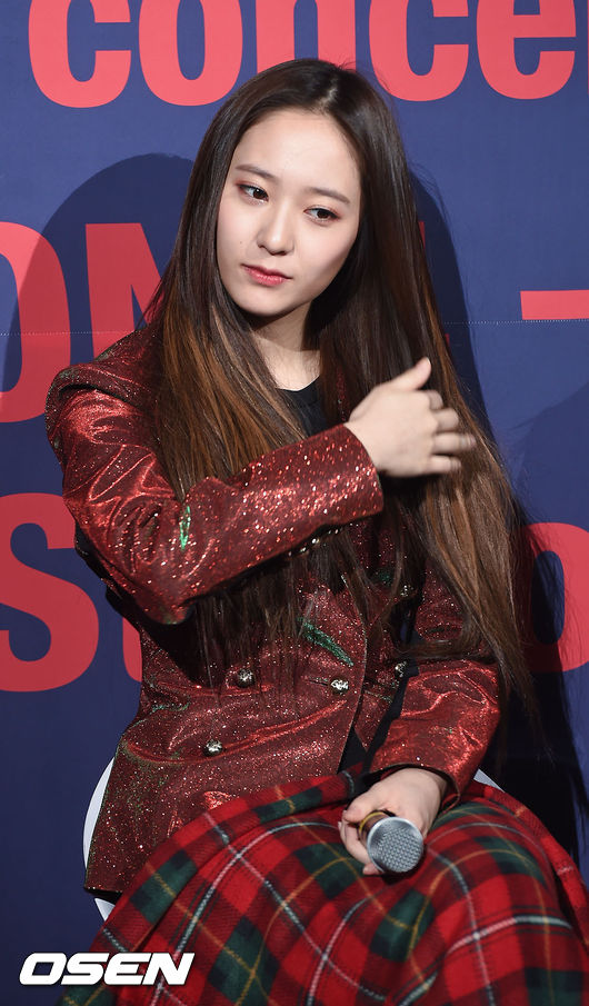 不過因為Wendy、瑟琪似乎長相都很有特色,所以還沒有被特別拿來說和哪位藝人相似。所以最後贈送一組也常被說相像的Krystal的10年後,請同門師姐來上場救援一下~