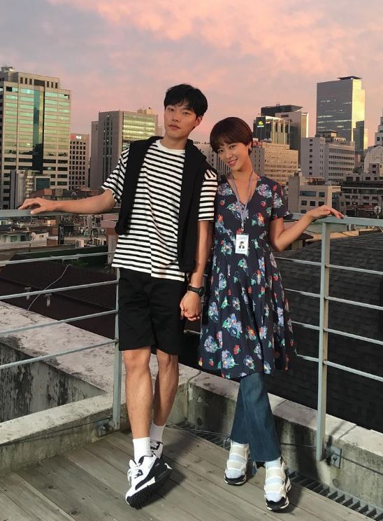 ✿TOP 3- MBC《好運羅曼史》
話題佔有率:10.70%
※講述盲目信任命運的女主角-沈寶妮(黃正音飾),某天聽從算命先生說「一定要和86年出生屬虎的處男過一夜」的話,開始向齊休浩(柳俊烈飾)展開了熱情攻勢。