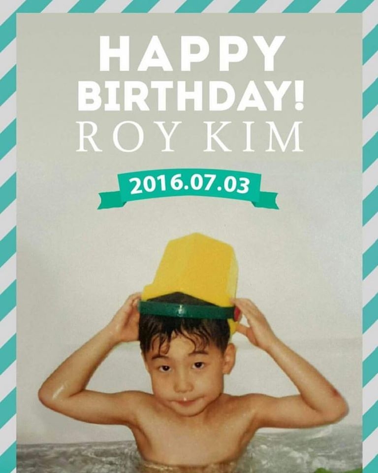 沒錯他就是剛過生日的...!
他是誰蛔蟲DJ也真的是不敢說,因為他還沒拿下面具阿哈哈哈
但無論如何,就像期待7月24快點到來跟他一起在台灣相聚的心一樣,好期待他一直連勝下去但又好怕那下面具結果浪漫黑騎士不是我的他怎麼辦!?