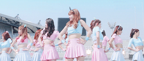 #28. I.O.I
'Ideal Of Idol'的縮寫,除了有Idol中的Idol的意思之外,也取自Produce 101的'101'
