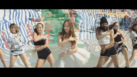 美麗的潔西卡不管是在演藝活動還是經營個人品牌都兼顧的非常好,最近也頻頻亮相在各種商演中,居高不下的人氣真的太厲害了