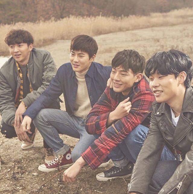 志洙的人脈更不僅如此,和柳俊烈、EXO的Suho因為有合演過電影《One Way Trip》結下好交情~最左邊的金熙燦你們還記得嗎?曾演出《奶酪陷阱》裡面女主角的弟弟啊~