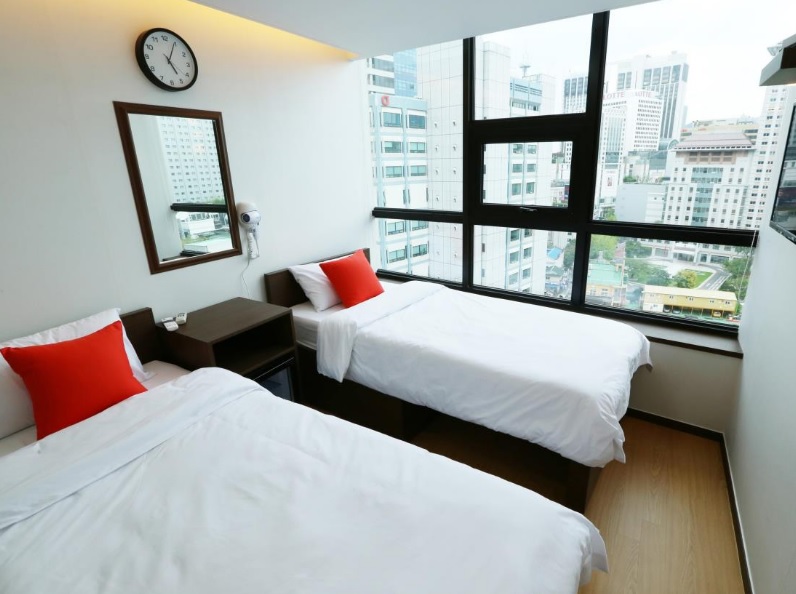 # Philstay Myeongdong Station
地址:57 Myeongdong 2-gil, Jung-gu, Seoul, South Korea