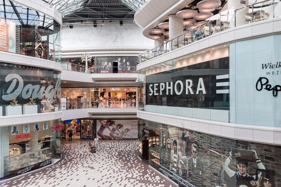 ♒ 水瓶座 (1.20~2.19) ☞
SHOPPING的天堂
對你愛愛愛不完,就算走上一天都不會累!跟水瓶約會去哪?大買特買的商場呀!水瓶喜歡瘋狂瞎拼,最大的愛好就是買買買!