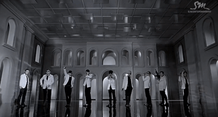#08. SUPER JUNIOR - SPY
等我先擦一下眼淚...........8ㅅ8
拜託...就算是預告也好...趕快出一首新歌吧...真的很想聽..