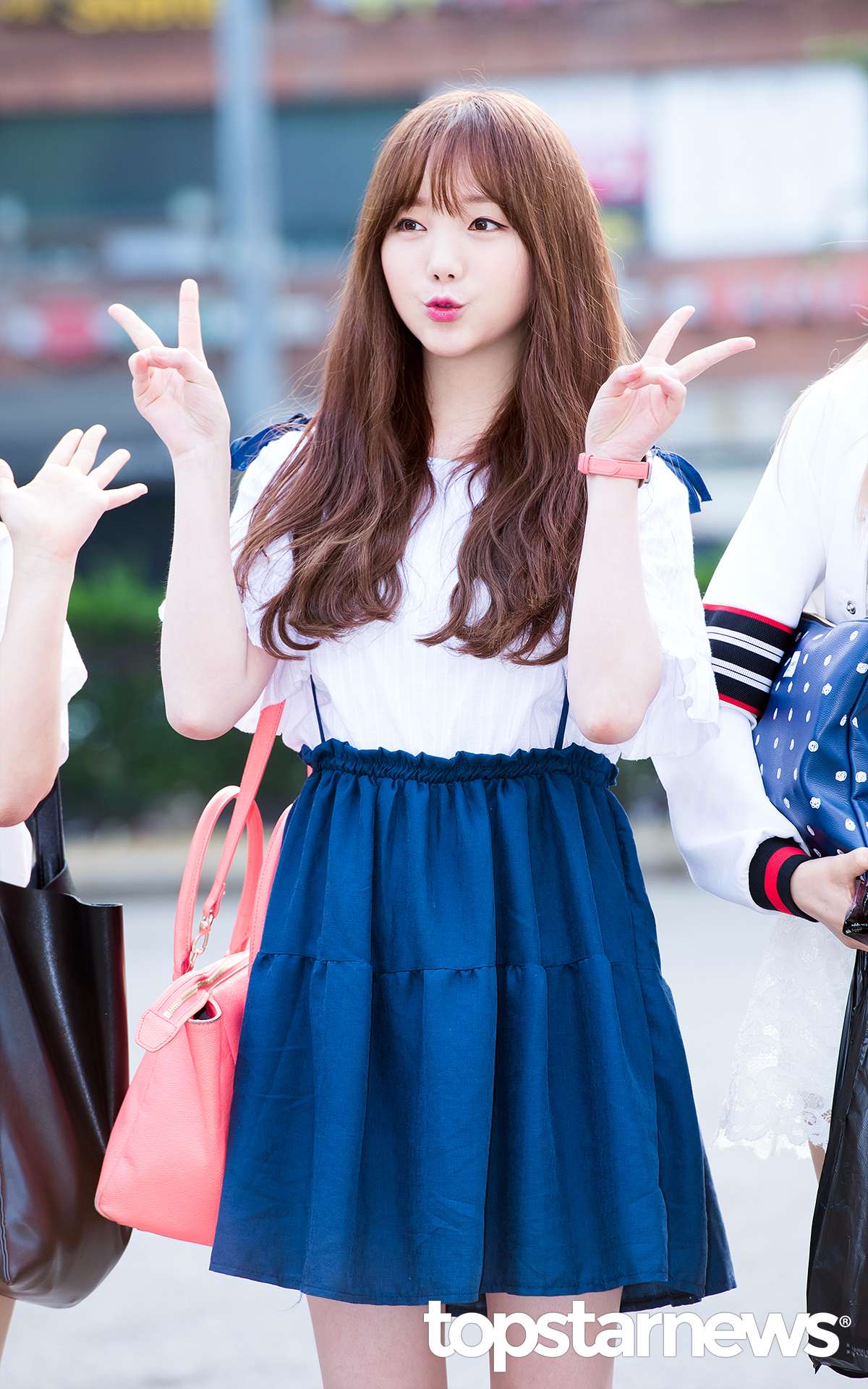 ◇ Lovelyz→Kei
不輸成員洙正的撒嬌功底。
表情和語氣都非常可愛,尤其聲音真是「蜂蜜」。
如果想看Kei的撒嬌,一定要看MBC《一周的偶像》的Lovelyz篇。
