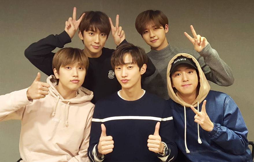 也希望公司能平衡一下OH MY GIRL和師兄B1A4的行程,因為本來有消息說OH MY GIRL將和師兄同期回歸,但不知為何B1A4的回歸又再度無消無息…。希望不論是OH MY GIRL還是B1A4都能有適當就好的行程啊