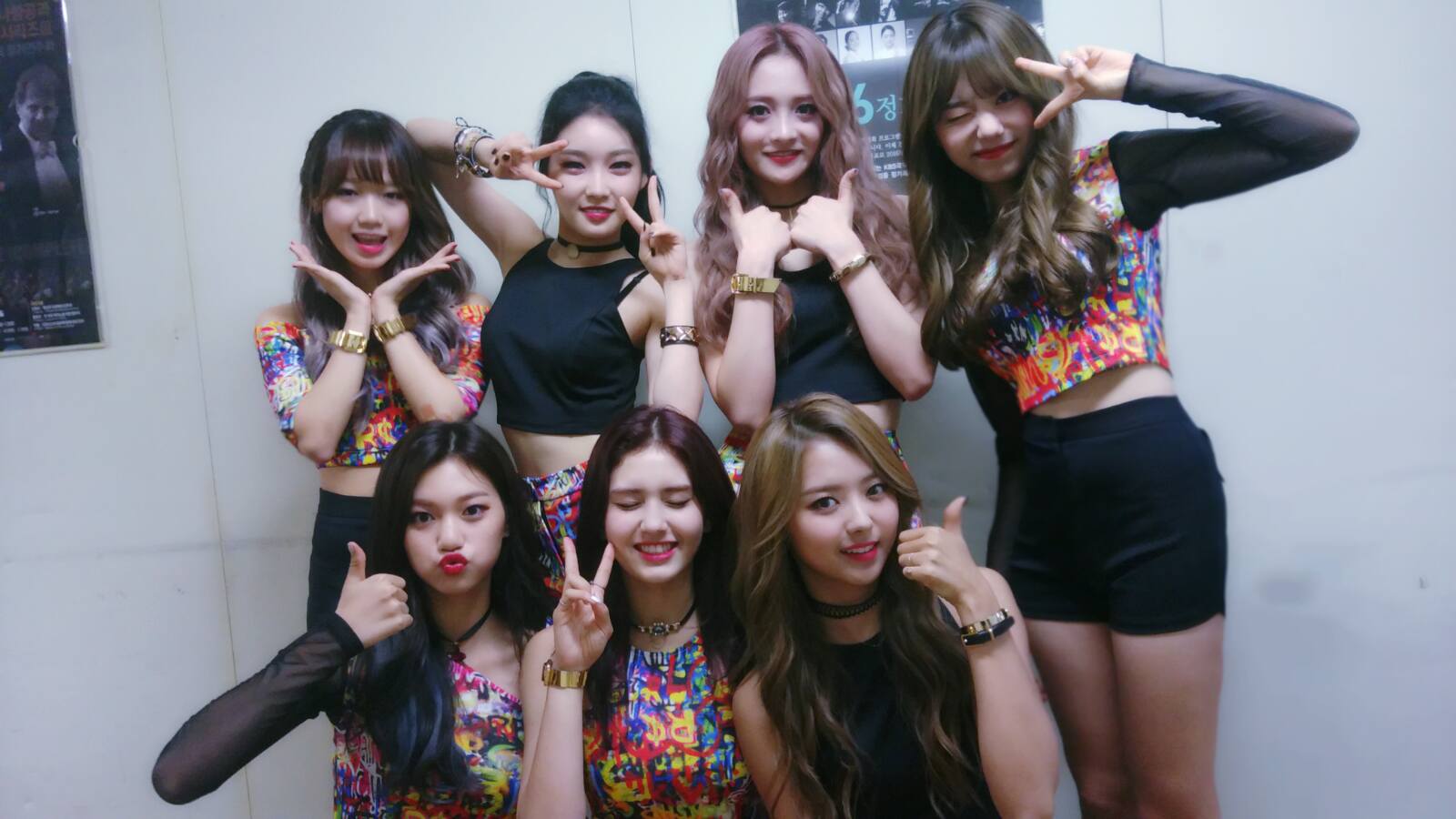 擺脫上回發片時《Dream girl》被說不如Produce 101時《Pick me》時的陰霾,這次I.O.I帶著《Whatta man》回歸,獲得了成績