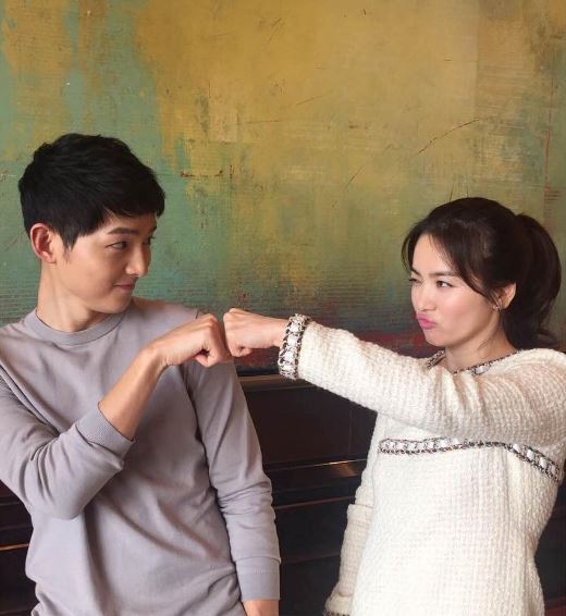 No.5 Davichi-太陽的後裔原聲帶《this love》 17 日
光聽前奏就讓人想起《太後》時的熱潮和感動,而且最強的是《太後》當時不僅原聲帶女王Davichi的《this love》攻佔1位長達17天,榜單前10幾乎都是《太後》的天下啊!