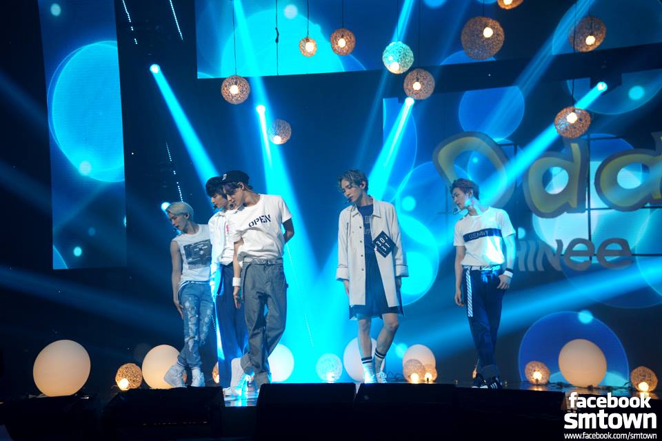 No.2 SHINee-53萬4000名
本來在日本就相當受歡迎的SHINee會吸引這麼多粉絲已經不稀奇了,最強的是他們每次的單獨演唱會幾乎都是近3小時的安排,雖然3個小時的演唱會很多,但SHINee的歌單+舞蹈,連跳三小時真的很誇張啊!