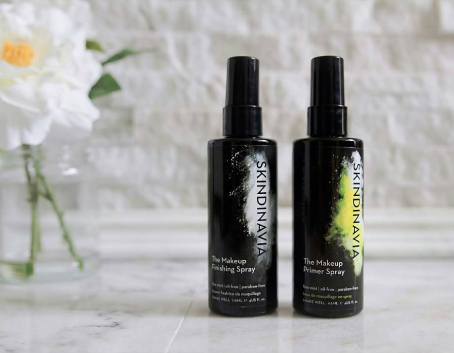 ▶SKINDINAVIA The Makeup Finishing Spray
大家可能對SKINDINAVIA這個牌子比較陌生,但是這支定妝噴霧可是被VOUGE推薦過的!
而且,他們的製造廠跟前面推過的URBAN DECAY是同一間
品質一樣,但是又比URBAN DECAY更便宜啊~