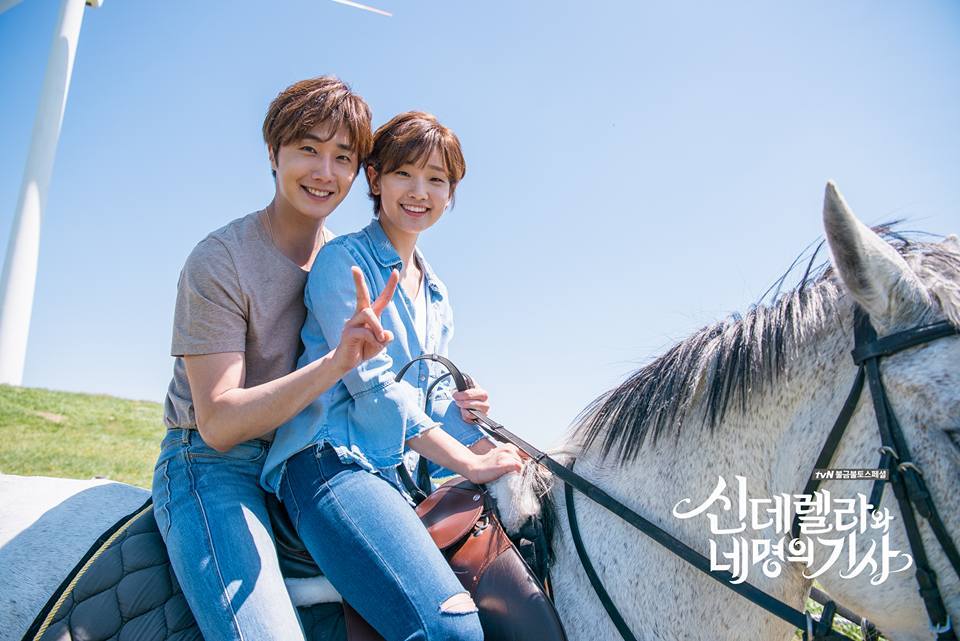 ✿TOP 7- tvN《灰姑娘與四騎士》
話題佔有率:3.08%
➔持平
※講述一位人生有如灰姑娘般坎坷的女高中生-尹夏媛(朴素淡飾),意外進到了集團會長的別墅生活,與會長三位性格不同的孫子,及一名警衛員展開了戲劇性同居生活的故事。