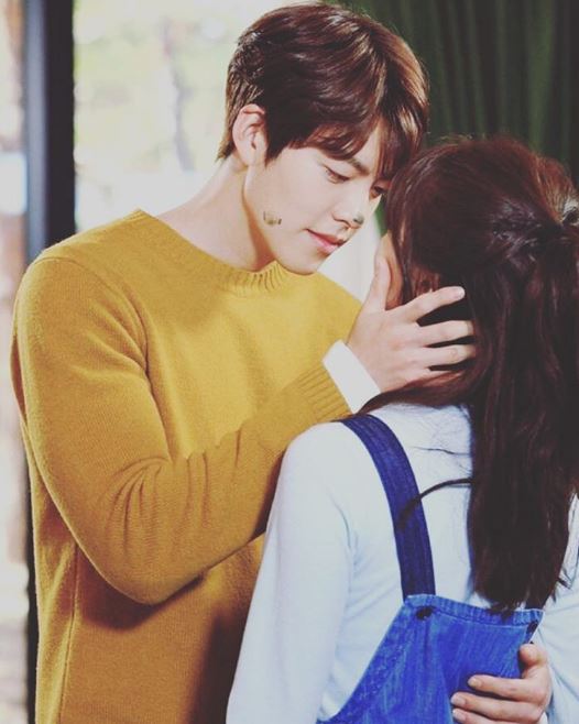 ✿TOP 4- KBS2《任意依戀》
話題佔有率:8.73%
➔上升1個名次
※講述男女主角年少時結下惡緣黯然分離,長大後以巔峰高冷男巨星申俊英(金宇彬飾)和卑微勢利的紀錄片製作人盧乙(裴秀智飾)的身份相遇,進而展開一連串的愛情故事。