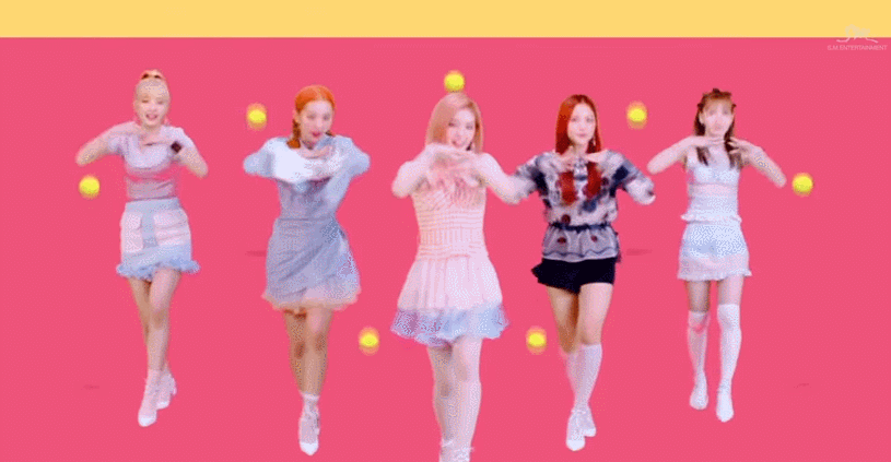 繼今年春天大變歌風的《the vevlet》以後,Red Velvet 在經過6個月的準備後,9月初再度帶著第三張迷你專輯《Russian Roulette》回歸。