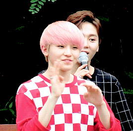 SEVENTEEN-Woozi
1996年11月22日
我們的傲嬌男TOP2-釜山真男人 Woozi~!
擔任隊裡歌曲製作擔當的Woozi有著童顏的外貌~之前去電台,MC還以為他是國中生呢XDDDD