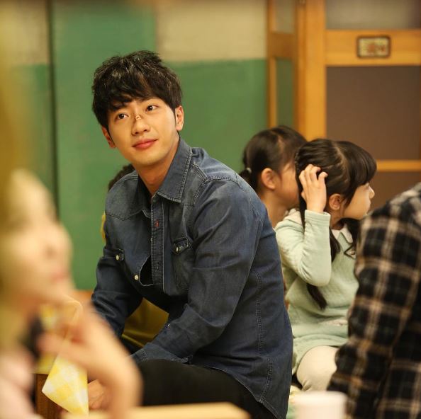 在《Doctors》劇中,李相燁特別出演了第15、16、18、20集,飾演一位去結婚會場時,被後車撞傷的新郎-金宇振,已經看過的劇迷,有想起來他是誰了嗎?