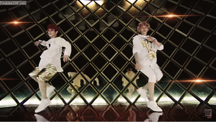 ▲Teen Top-Rocking
明明有好歌卻沒有大紅的Teen Top至今還是不少粉絲覺得可惜的團體,不過他們的舞和歌真的都非常的不錯,光看這首《Rocking》超華麗的腳步就知道他們當初被稱為「刀群舞」男團不是騙人的啦!