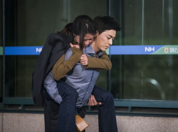 ➔SBS《嫉妒的化身》
※主要在講述生計型氣象主播表娜麗(孔曉振飾),和大男人主義的老手記者李華信(曹政奭飾)及財閥三世男高正元(高庚杓飾),三人之間愛情與嫉妒的愛情羅曼史。雖然前面會讓人覺得有點拖戲,但後面越來越好看喔~~