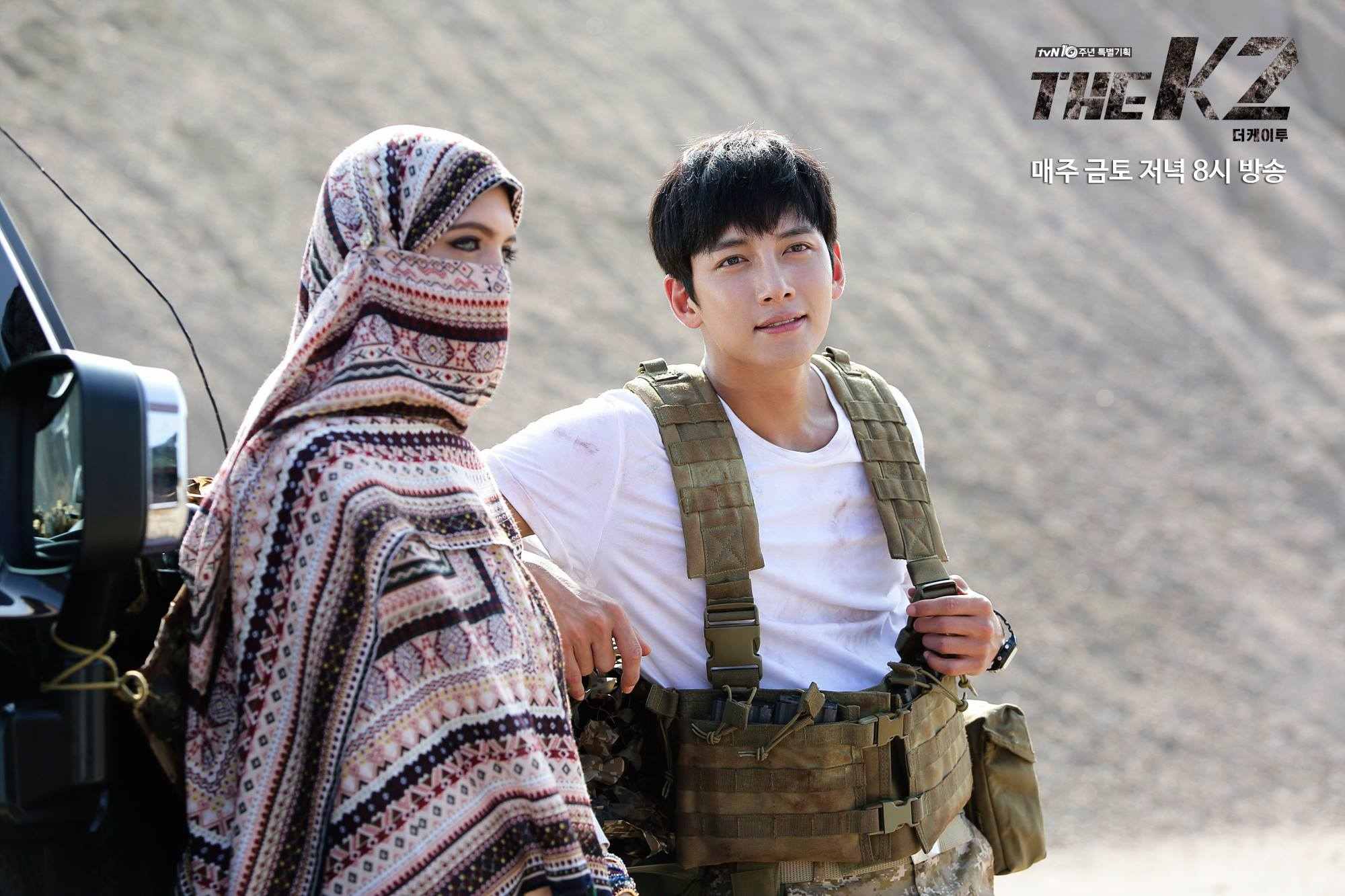 {金土劇:星期五、星期六}
➔tvN《THE K2》
※講述一位熱愛國家和同事,卻被拋棄的警衛員金載河(池昌旭飾),被準第一夫人崔宥真(宋玧妸飾)相中聘用為保鑣,化名為「K2」,和與世隔絕的總統候選人私生女高安娜(潤娥飾)之間的故事。
