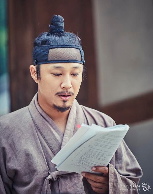 另外有位現場的工作人員上傳了認證照,餅乾的包裝上寫著:「불허한다! 내형이다!」(不準!是我的哥!),用了自己在《雲畫》中的心動名台詞♥