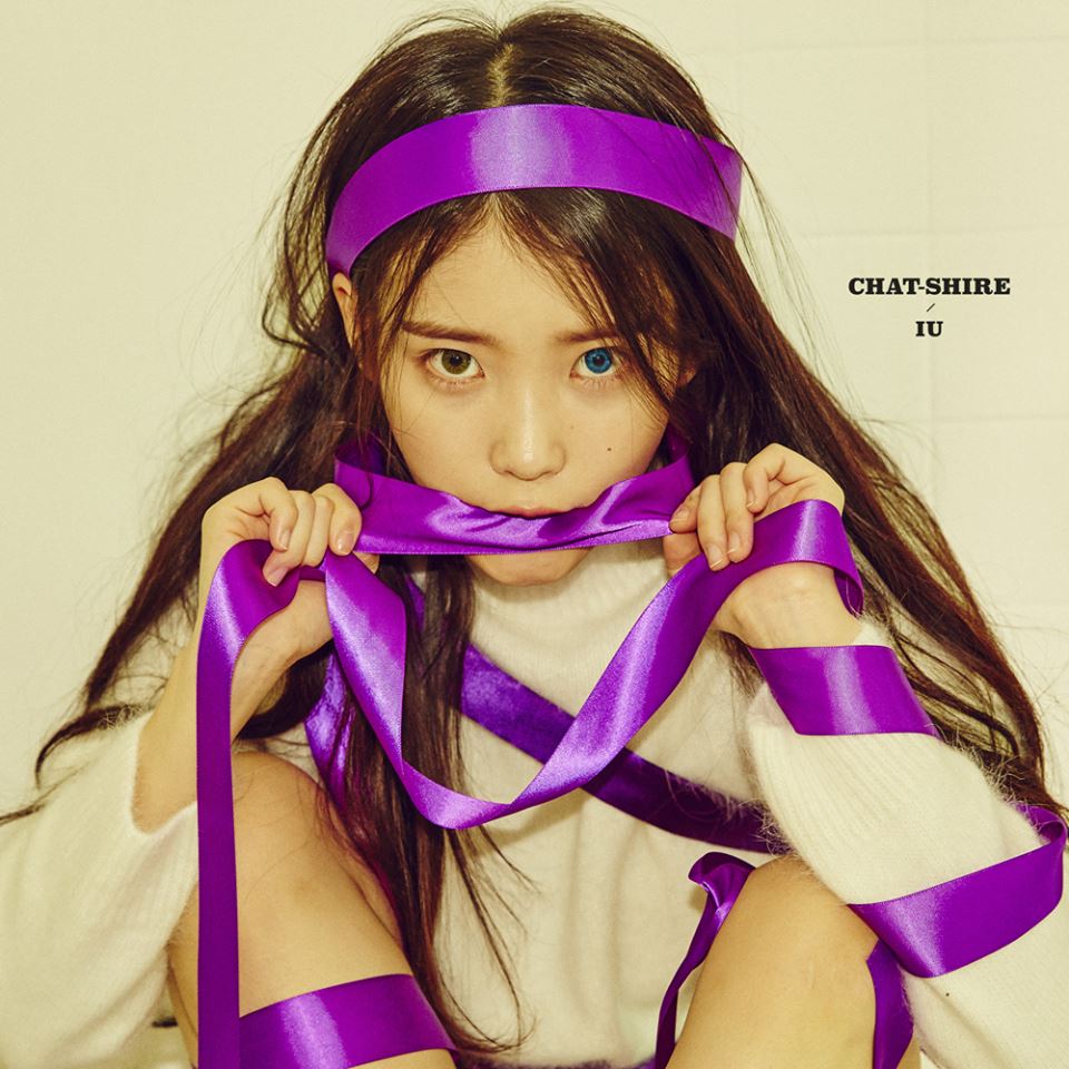 IU-三個字的歌名絕對會紅!
《You and I》、《좋은 날》(Good day)到《스물셋》(23),IU雖然唱的歌曲不是三個字的歌也會大紅,但三個字的歌更是會大紅。所以先前也有粉絲可愛的把IU主演的新戲《步步驚心》的韓文片名由보보경심 改成《뾰경심》除了有趣外,也有希望新片能長紅的意義。