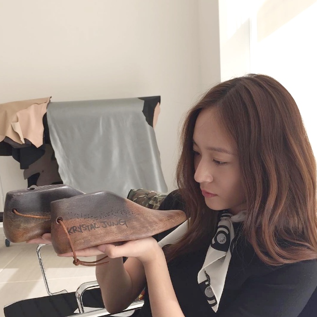 偶像歌手則有f(x) Krystal、After School U-IE、Nine Muses 成雅、T-ara 孝敏、ASTRO 車銀優等等,看完只能說成均館大學的校友陣容真的很威欸!大家說是不是呢?(笑)