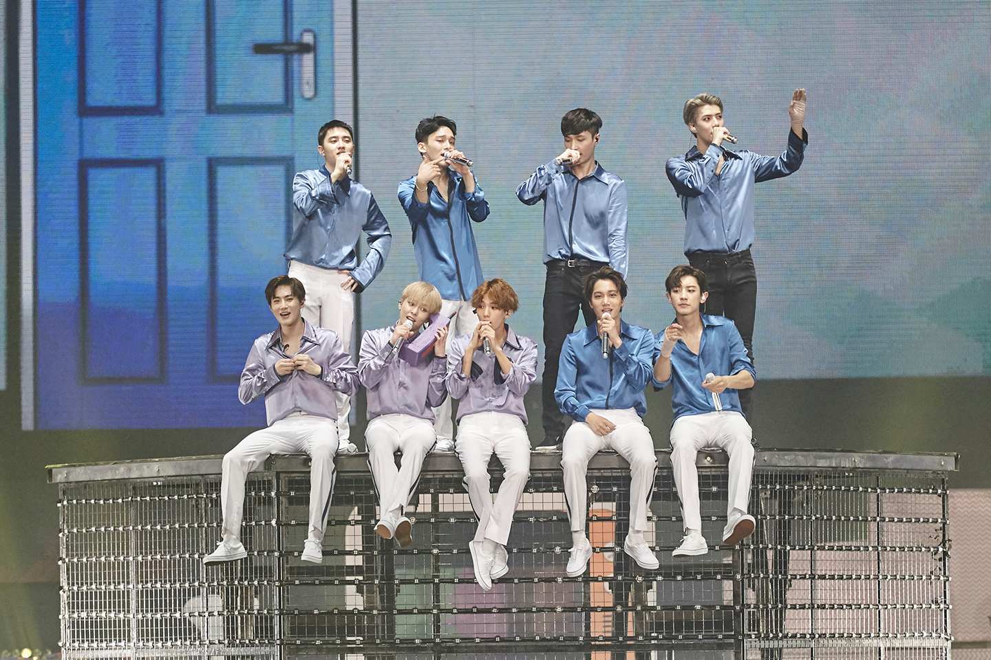 No.2 EXO-出道:2012年4月8日
創造《Overdose》、《Call me baby》、《Growl》等破「億」MV的EXO,不僅實體專輯賣得好,也是擁有廣大粉絲的Youtube點閱怪物!