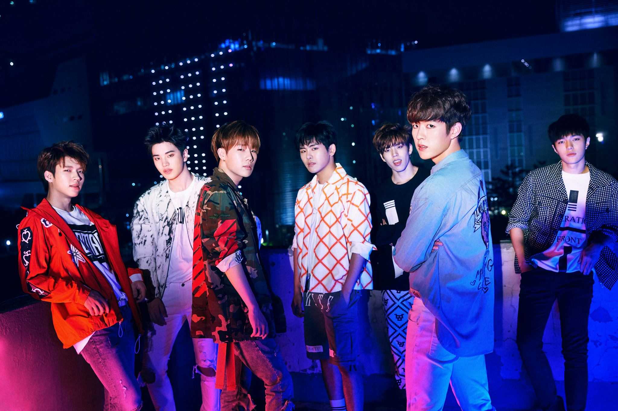 INFINITE,雖然新男團輩出,但對歌迷來說仍舊是無可取代的INFINITE~今年音源的威力稍稍下降,但仍不影響他們在武林穩坐一哥的地位。先前成員就曾說過不擔心「七年魔咒」,所以粉絲應該也可以對這他們有「無限的信心」啦!