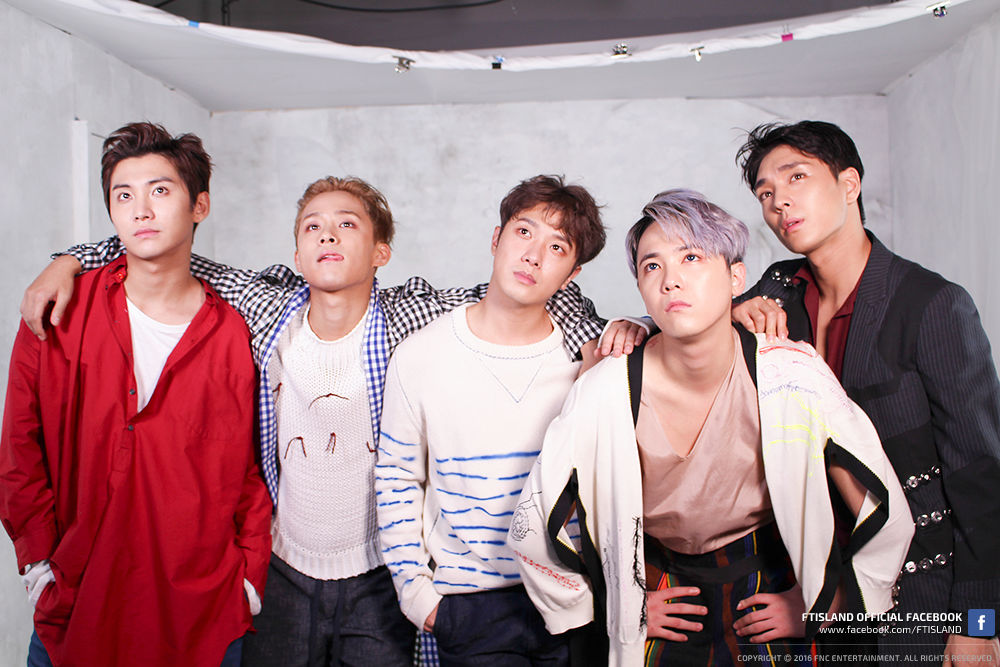 FTisland-宋承炫
本來偶像樂團在韓國的市場就有限,像FTisland中最知名的還是要算主唱李洪基,但其實李洪基大紅除了好嗓音,參與戲劇作品的演出也是重要因素。
